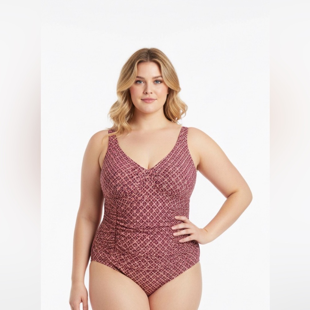 Old Navy Swimsuit Womens Size 3X Plus Pink Abstract Ruched One Piece Beachy